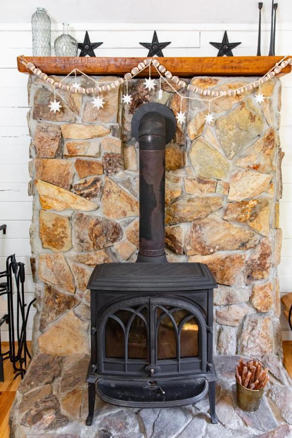 Willa Hot Tub Charming & Chic Mountain Gem On Sleepy Creek Berkeley Springs Zewnętrze zdjęcie